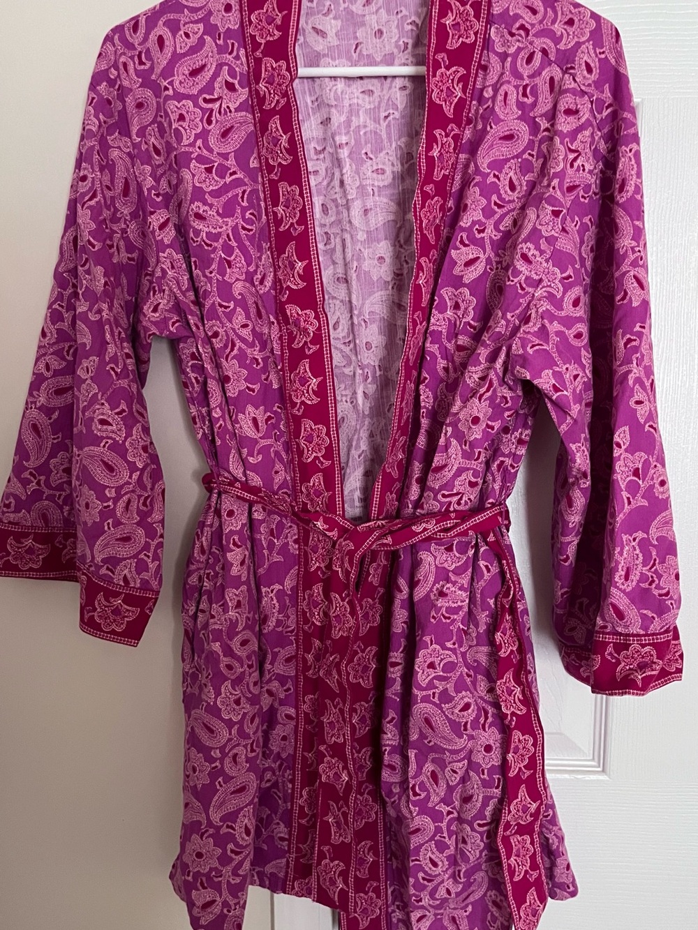 Knox Rose Floral Paisley Short Kimono Robe in Vivid Pink Size XS/S